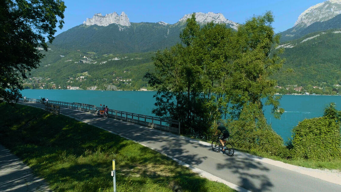 © Voie verte à Doussard - Office de Tourisme des Sources du Lac d'Annecy