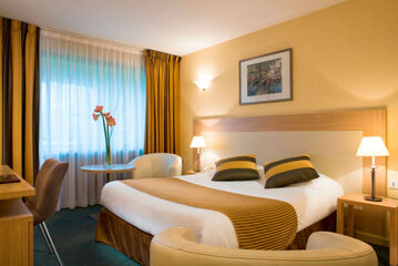 © hotel-3etoiles-aixlesbainsrivieradesalpes-villamarlioz-chambre - Villa Marlioz