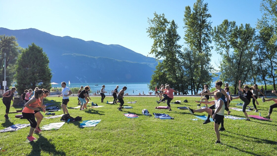 © Aix'Move: corsi di gruppo di fitness e yoga all'esterno - @lafelt