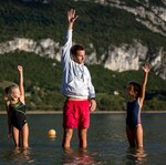 © Swimming lessons in Lake Bourget - Benjamin DELERUE