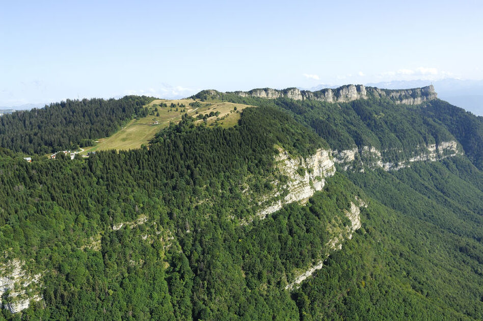 © Mont Revard: Randonnée autour de la croix des bergers - OT Aix Lansard