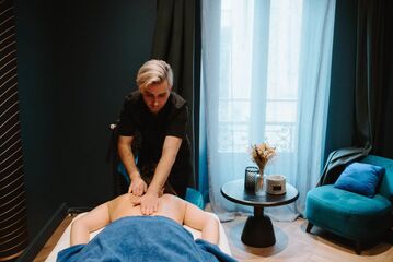 © L'Instant Wellness: massaggi benessere - Julie Rivière