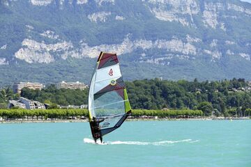 © Catamaran, windsurf, sailboat, wingfoil rental : cnva -  