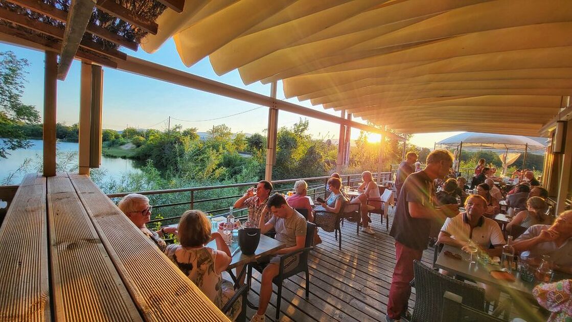 © restaurant-aixlesbainsrivieradesalpes-laguinguettedeletangbleu - La Guinguette de l'Etang Bleu