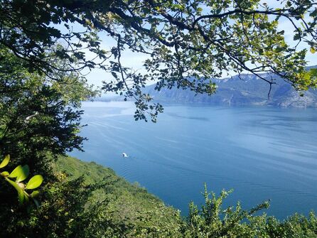 Hike to the Abbaye d'Hautecombe from Bourdeau