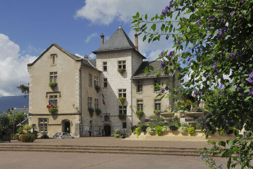 Hôtel de Ville "Le château des marquis d'Aix"