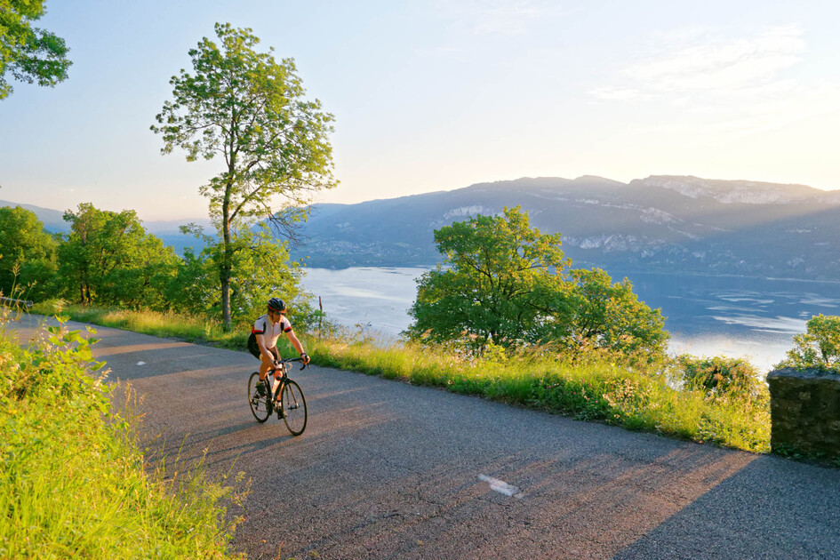 © Tour du lac du Bourget - © Savoie Mont Blanc - Anglade