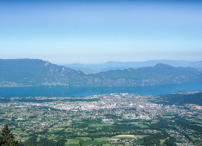 Randonnée douce : 3 idées de belles randonnées | Aix les Bains Riviera des Alpes Sentier Crête du Mont-Revard