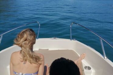 En couple | Aix les Bains Riviera des Alpes Sortie en couple avec des skippers professionnels sur le lac du bourget